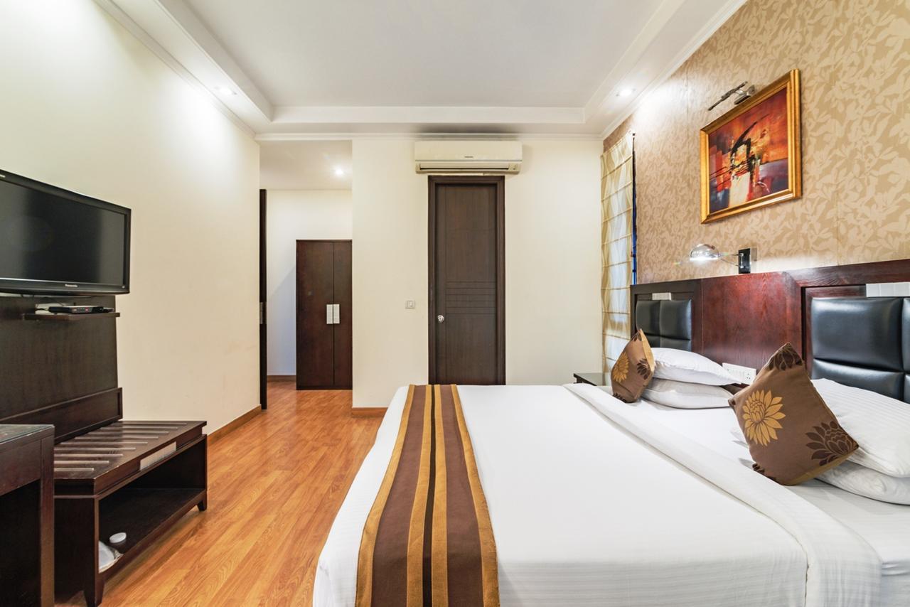 Royal Residence Mg Road Gurgaon Esterno foto