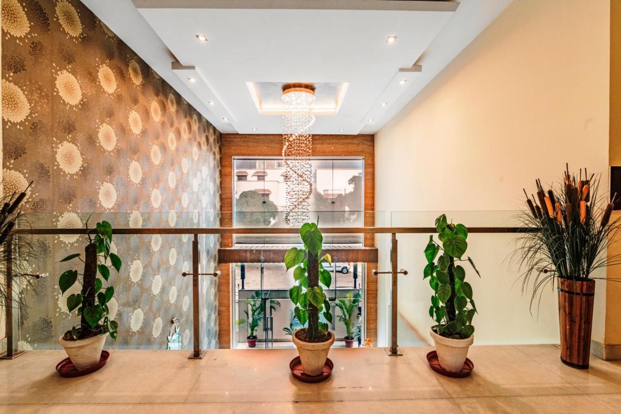 Royal Residence Mg Road Gurgaon Esterno foto
